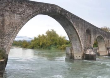 Άρτα: Αγωνία για 51χρονο που έπεσε από το γεφύρι – Νοσηλεύεται σε κρίσιμη κατάσταση