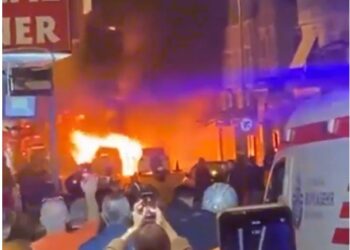 Συναγερμός στην Κωνσταντινούπολη από ισχυρή έκρηξη αυτοκινήτου (video)