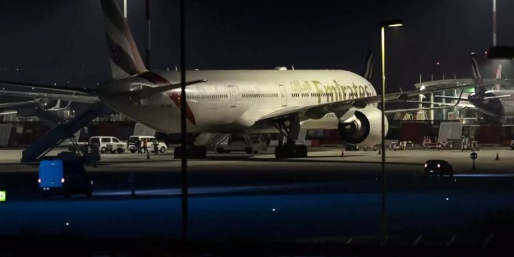 Emirates: Τούρκος υπήκοος ο «ύποπτος» της CIA – Θα κάνουν και σήμερα έλεγχο στις πτήσεις για Νέα Υόρκη και Ντουμπάι