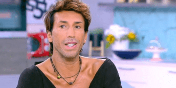 Alldaynews.gr Ο Κωνσταντίνος Εμμανουήλ απαντά για τον χωρισμό του: “Η Νάνσυ έκανε σκηνές όταν ανέβαζα τους κοιλιακούς μου” (video)