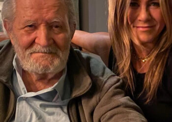 Τζένιφερ Άνιστον: Πέθανε ο πατέρας της – Είχε γεννηθεί στα Χανιά της Κρήτης