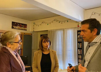 Αλέξης Τσίπρας από το σπίτι της Ιωάννας Κολοβού: Είναι τρομερό να ακούς την πόρτα σου να σπάει