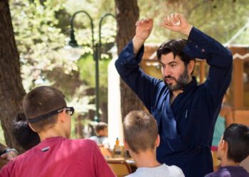 Αποκάλυψη: Στο όνομα της πρεσβυτέρας και της 86χρονης μητέρας του πατέρα Αντώνιου η Κιβωτός του Κόσμου