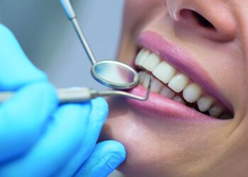 Alldaynews.gr Οδοντίατροι επιβεβαίωσαν ότι μπορούν να καταλάβουν αν κάποιος ασθενής έχει κάνει πρόσφατα στοματικό έpωτα (video)