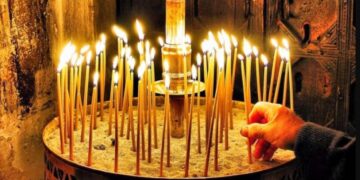 Alldaynews.gr Αναστάτωση σε εκκλησία – Γυναίκα εισέβαλε και διέκοψε τη νυχτερινή λειτουργία