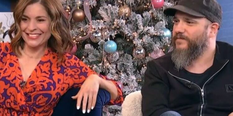 Alldaynews.gr Βαλέρια Κουρούπη και Νίκος Ξύδης στην πρώτη τους κοινή συνέντευξη μετά το διαζύγιο: «Ο γιος μας ανακουφίστηκε»