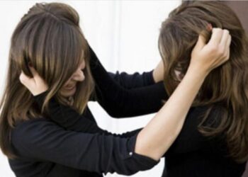 Alldaynews.gr Κρήτη: Δυο αδερφές ήρθαν στα χέρια – Η μια πήγε στο νοσοκομείο