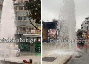 Λαμία: Αυτοκίνητο έπεσε σε πυροσβεστικό κρουνό και ο δρόμος έγινε ποτάμι (video)