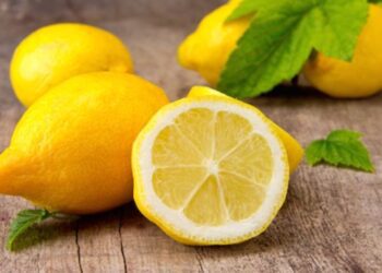 Τι θα συμβεί αν αφήσετε ένα λεμόνι δίπλα στο κρεβάτι σας. Θα εκπλαγείτε