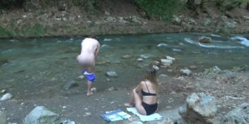 Alldaynews.gr Μαύρο Ρόδο: Βγήκε ολόγuμvoς και έγινε χαμός (φωτο)