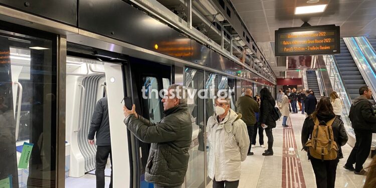 Alldaynews.gr Οι Θεσσαλονικείς μπήκαν στο Μετρό! (φωτο, video)