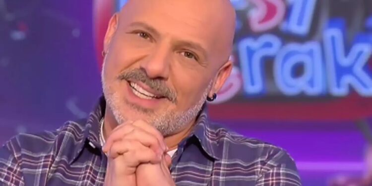 Alldaynews.gr Νίκος Μουτσινάς: «Εύχομαι, Τάσο μου, να γίνεις καλά και να φύγουμε οι δυο μας ευτυχισμένοι»