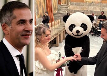 Κώστας Μπακογιάννης: Επικός γάμος στο δημαρχείο – Ζευγάρι παντρεύτηκε με κουμπάρο ένα… πάντα