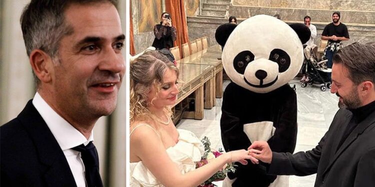 Alldaynews.gr Κώστας Μπακογιάννης: Επικός γάμος στο δημαρχείο – Ζευγάρι παντρεύτηκε με κουμπάρο ένα… πάντα