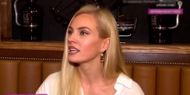 Alldaynews.gr Τζούλια Νόβα: Στον Τροχό της Τύχης ξεσπούσαν πάνω μου μέχρι που έγινε κάτι και… έσκασα