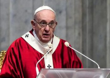 Βατικανό: Ο Πάπας Φραγκίσκος «ξήλωσε» τη διοίκηση της φιλανθρωπικής οργάνωσης Caritas