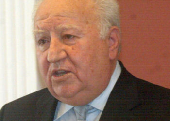 Έφυγε από τη ζωή ο σεισμολόγος Βασίλης Παπαζάχος