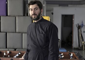 Alldaynews.gr Κιβωτός του Κόσμου: Ανέπαφος για 8 χρόνια ο λογαριασμός μισθοδοσίας του πατέρα Αντώνιου