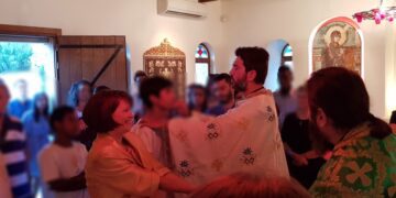 Alldaynews.gr Κιβωτός του Κόσμου: Ομαδικές βαπτίσεις με νονά την πρεσβυτέρα – Δείτε φωτογραφίες