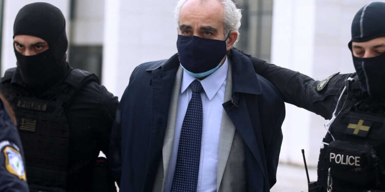 Alldaynews.gr Δίκη ψευτογιατρού: Οκτώ φορές ισόβια και 50 χρόνια κάθειρξη
