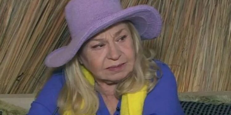 Alldaynews.gr Τιτίκα Στασινοπούλου: Μου είπε «για να δουλέψεις σε αυτό το θέατρο, πρέπει να αφήσεις εδώ το βρaκάκι σου»