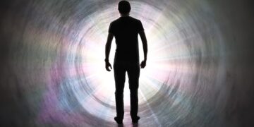 Alldaynews.gr «Ένα πνεύμα με έφερε πίσω στη ζωή από μία σκουληκότρυπα» – Γιατρός περιγράφει πως βίωσε την μεταθανάτια εμπειρία