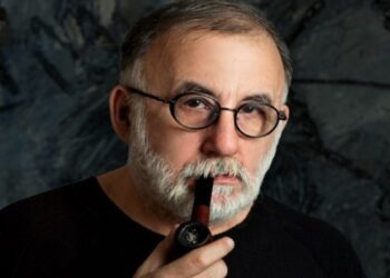 Θάνος Μικρούτσικος