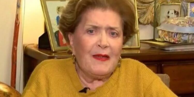 Alldaynews.gr Βάσια Τριφύλλη για Σοφία Παυλίδου: «Ποια είσαι κυρά μου που θα καταστρέψεις τον Μάνο Παπαγιάννη;»