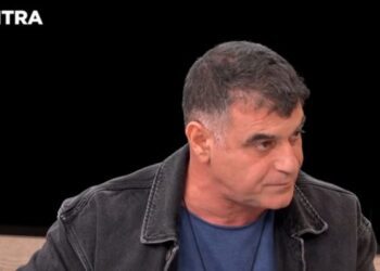 Βαξεβάνης: Συνεργάτης υπουργού πήγε στη Λάρισα για μίζα, το έμαθαν από τις υποκλοπές και τον εμπόδισαν