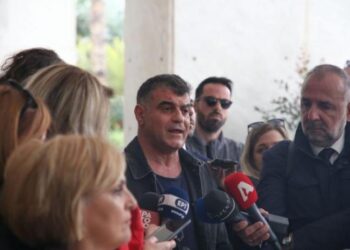 «Βόμβα» από τον δικηγόρο του Βαξεβάνη – «Έτοιμα να καταθέσουν τρία άτομα που έκαναν παρακολουθήσεις» (video)