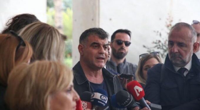 Alldaynews.gr «Βόμβα» από τον δικηγόρο του Βαξεβάνη – «Έτοιμα να καταθέσουν τρία άτομα που έκαναν παρακολουθήσεις» (video)