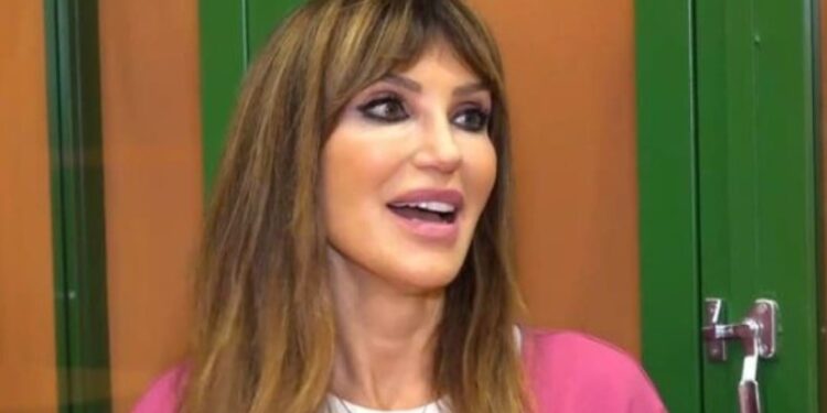 Alldaynews.gr Βίκυ Χατζηβασιλείου