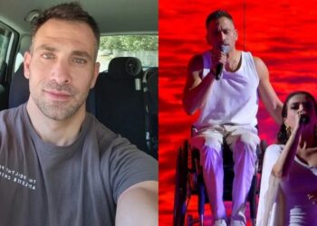 Alldaynews.gr Η δύναμη ψυχής της τους συγκίνησε όλους: 16χρονη παίκτρια βόλεϊ σηκώθηκε για σερβίς από το αναπηρικό καροτσάκι (video)