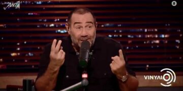 Alldaynews.gr Αντώνης Κανάκης: Έλιωσε στον αέρα για τον γιο του – «Ο μπαμπάς προσπαθεί να μην γίνεται…» (video)