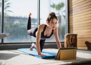 Έρευνα: Ούτε οι μισές μαμάδες δεν ασκούνται σωματικά όσο πρέπει εξαιτίας των μικρών παιδιών τους