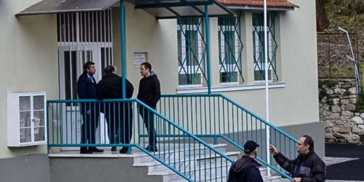 Alldaynews.gr Σέρρες: Συνελήφθησαν ο εργολάβος και ο ηλεκτρολόγος για την έκρηξη που σκότωσε τον 11χρονο