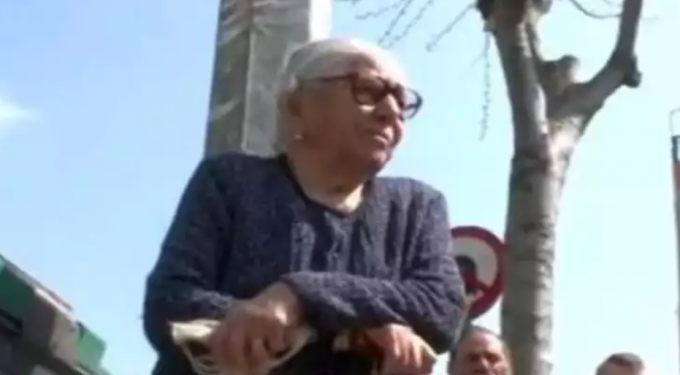 Alldaynews.gr Πέθανε στα 93 της η γιαγιά με τα τερλίκια από τη Θεσσαλονίκη – «Έφυγε με πόνο στην ψυχή της»