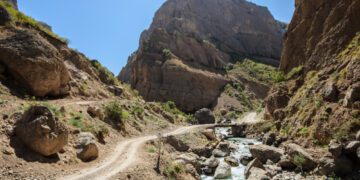 Τραγικός επίλογος για τον Κώστα Μουζακίτη-Τον βρήκαν Νεκρό σε Γκρεμό[photo]