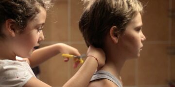 Alldaynews.gr Η ιστορία της Χριστίνας: Η 15χρονη ζούσε ως άντρας για να μην την παρενοχλούν