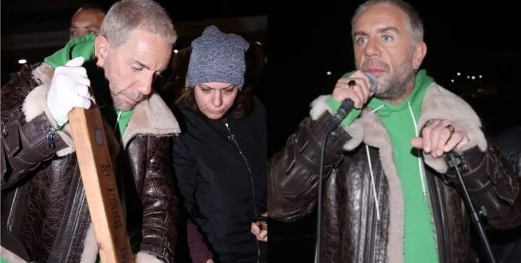 Συγκίνησε τους πάντες ο Μαζωνάκης: Είπε μόνο 8 λέξεις και μετά μαγείρεψε για τους άστεγους του Πειραιά[video]