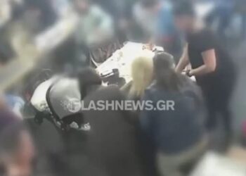 Αθλητής έσωσε γυναίκα που πνιγόταν ενώ έτρωγε στα Χανιά[video]