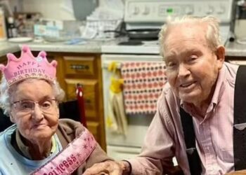 Πέρασαν μια ζωή μαζί, «έφυγαν» με λίγες ώρες διαφορά: Έζησαν 79 χρόνια μαζί, η συγκινητική τους ιστορία