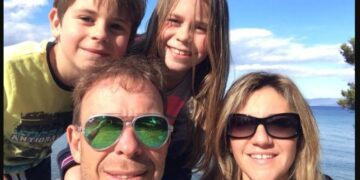 Alldaynews.gr Δίκη για το Μάτι-Ανατριχιαστική Στιγμή: Πώς υποδέχθηκαν την Βαρβάρα Φύτρου που έχασε σύζυγο και δύο παιδιά