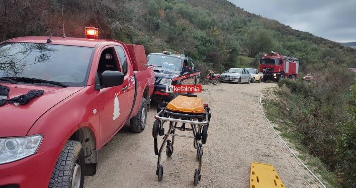 Τραγωδία με δύο νεκρούς στην Κεφαλονιά: Φορτηγό έπεσε σε γκρεμό 200 μέτρων[Φωτογραφίες]