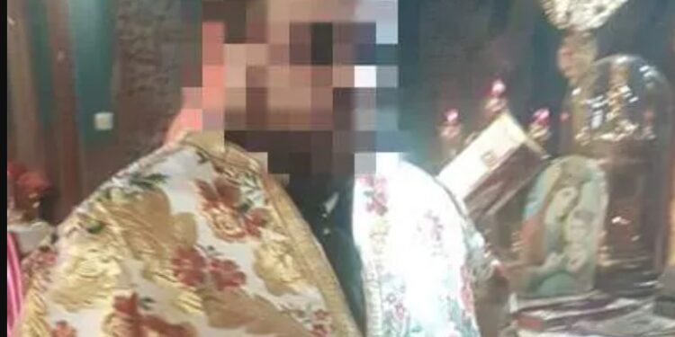 Alldaynews.gr «Με έκαιγε με σταυρό» – Βασανιστήρια από τον ιερέα με τους «μαϊμού» εράνους καταγγέλλει ο 23χρονος