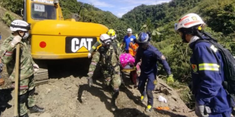 Alldaynews.gr Κολομβία: Τουλάχιστον 34 νεκροί από την κατολίσθηση που παρέσυρε λεωφορείο