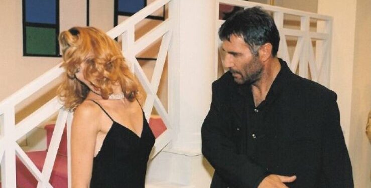 Alldaynews.gr Δύο ξένοι: Αυτό είναι το θλιβερό τέλος της σειράς που δεν είδαμε ποτέ