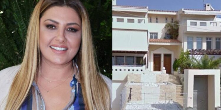 Alldaynews.gr Εσωτερικό ασανσέρ, πανοραμική θέα και μεγάλος κήπος: Αυτή ήταν η βίλα 280 τ.μ. της Έλενας Παπαρίζου στη Γλυφάδα-Δείτε Φωτογραφίες