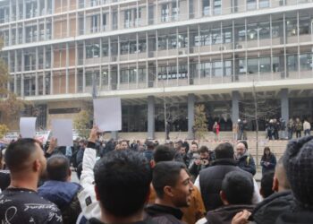 Θεσσαλονίκη: Διαφωνία εισαγγελέα-ανακριτή για την προφυλάκιση του αστυνομικού που πυροβόλησε τον 16χρονο