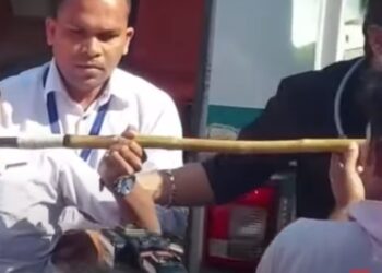 Τραγικό συμβάν με 14χρονο παιδί: Του καρφώθηκε ακόντιο στο λαιμό την ώρα που βρισκόταν στο σχολείο[Φωτογραφία]